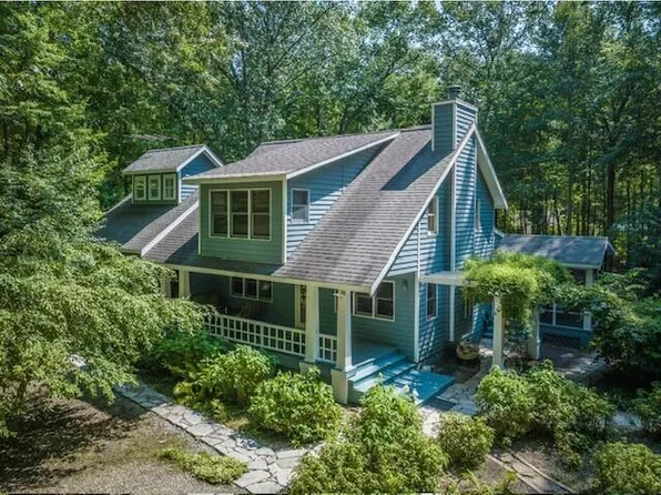 9448 California Rd, Union Pier, MI 49129