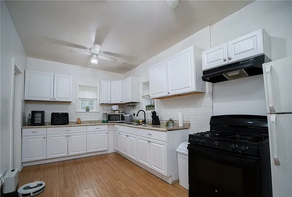 114 Deer Street - 1 — Photo 3