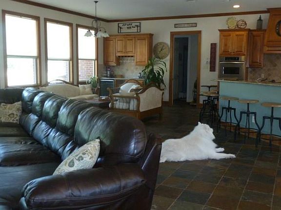 4th image of 7449 Hilltop Dr