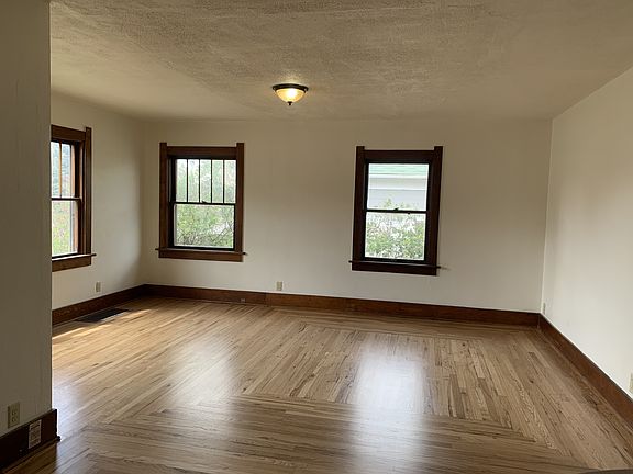 2nd image of 1017 E Harney St #1