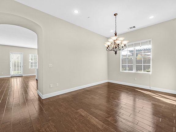 4th image of 5002 Enderby St