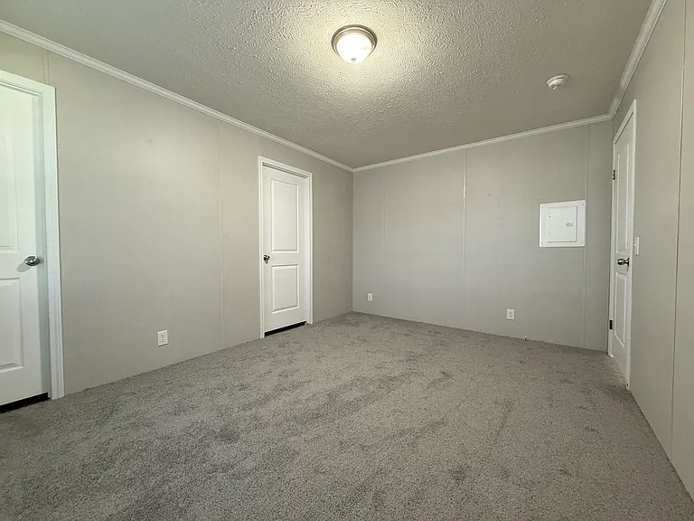 38000 Le Chateau Blvd #124 — Photo 31