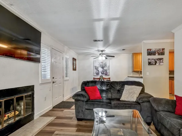 11150 Trinity River Dr APT 141, Rancho Cordova, CA 95670