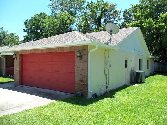 4th image of 8 Oak Brook Dr
