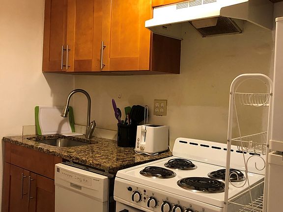 3rd image of 14 E 37th St APT 4D