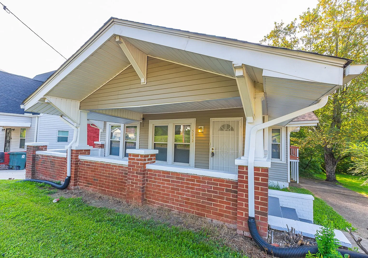 Great 3 bed 2 bath! — Photo 2