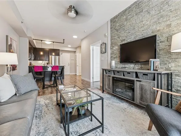 5317 Upper Middle Rd #312, Burlington, ON L7L 0G8