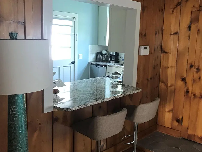 581 E Shore Dr — Photo 7