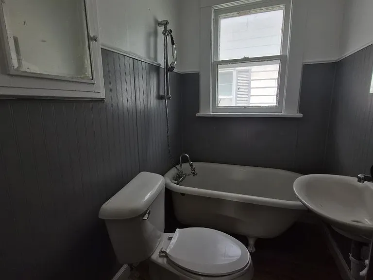 130 Rhey St — Photo 7