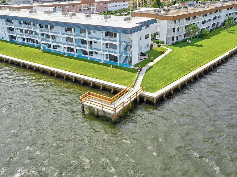100 Shore Ct #307 — Photo 31