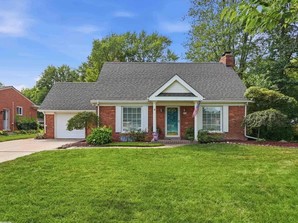 39775 Memory Ln, Harrison Township, MI 48045