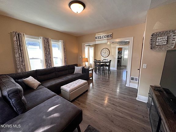 3rd image of 5845 Georgedale Rd