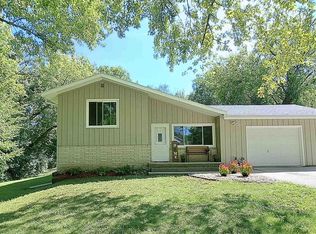 N23W25025 Valleyview Ln, Pewaukee, WI 53072