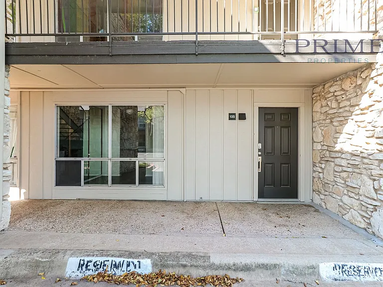 500 E Riverside Dr #135 — Photo 1