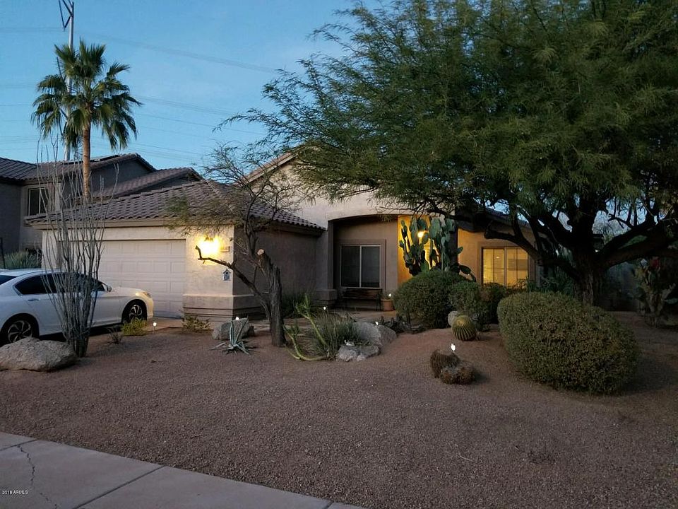 2nd image of 1034 W Hearne Way