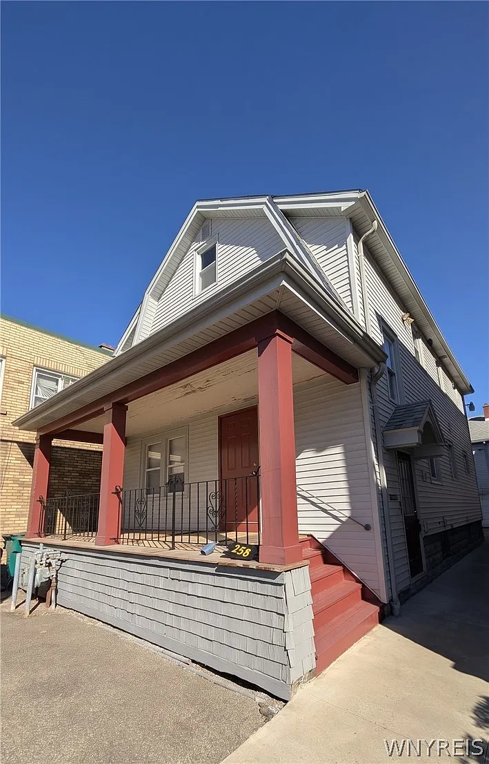 2 bed, 1.0 bath, 804 sqft, $1,195 — Photo 1