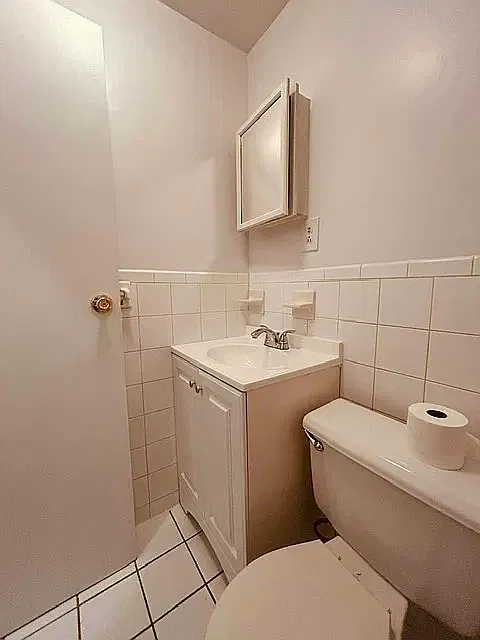 426 West 48th Street — Photo 4
