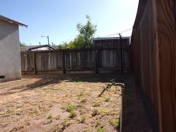 5th image of 3835 E Tyler Ave