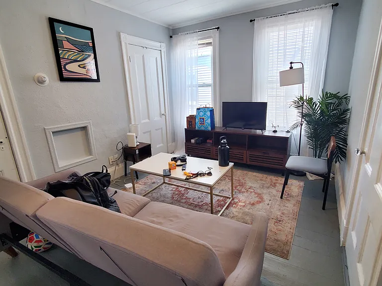 10 8th St #10 — Photo 2