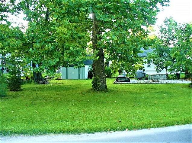 2nd image of 12079 Walnut Dr