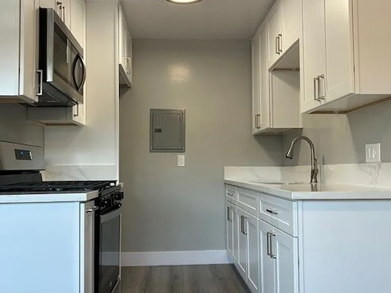 Vine Fullerton Apartments — Photo 23