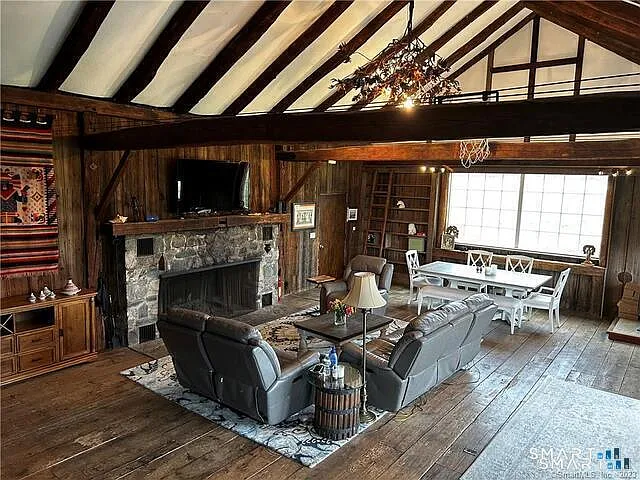 18 Platts Hill Rd — Photo 2