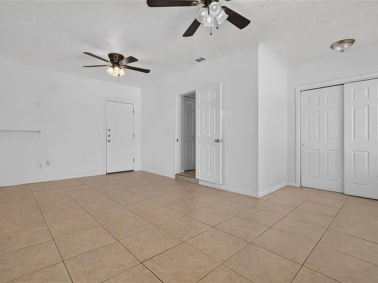 6411 Santa Monica Dr — Photo 12