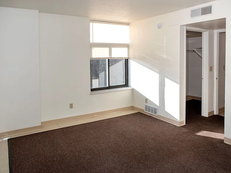 Bedroom & Closet