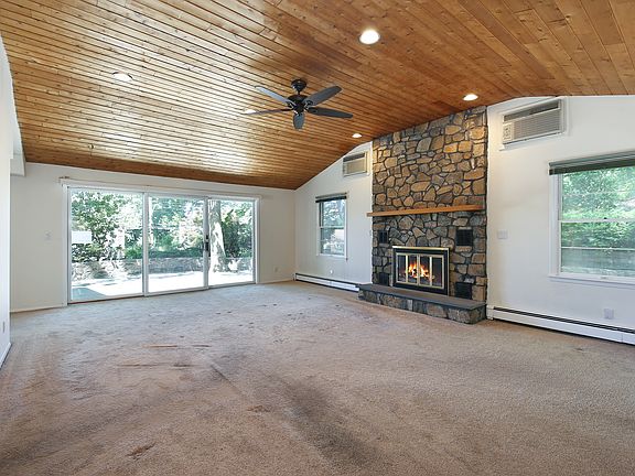 5th image of 40 Custis Ave