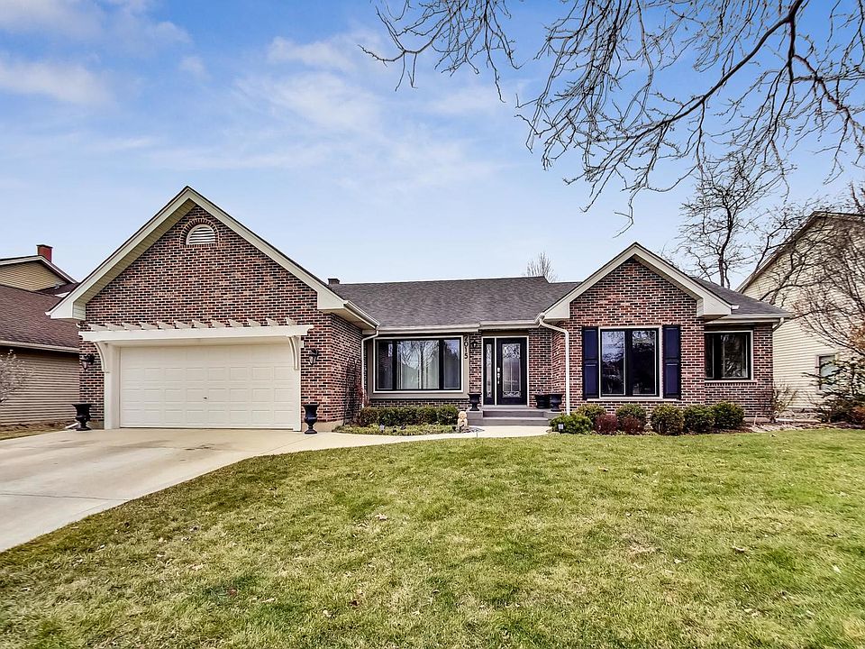 1st image of 2015 N Woodland Ln