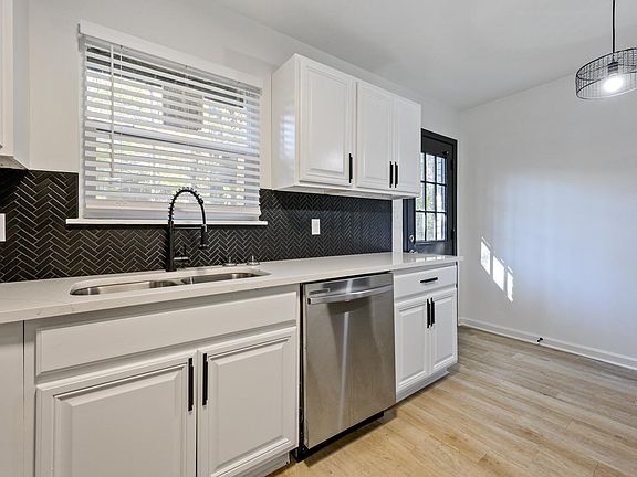 5th image of 740 Mozley Dr SE #C