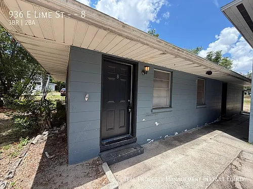 936 E Lime St Photo 1
