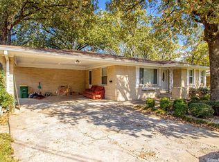 304 Pickwick Ln, N Little Rock, AR 72118