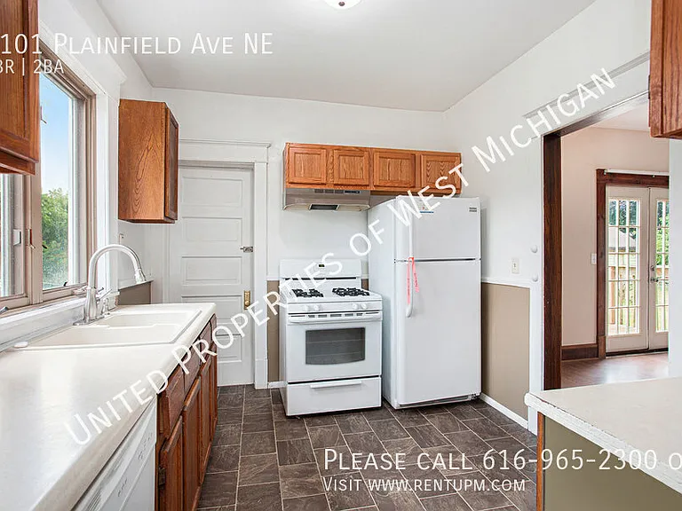3101 Plainfield Ave NE — Photo 11