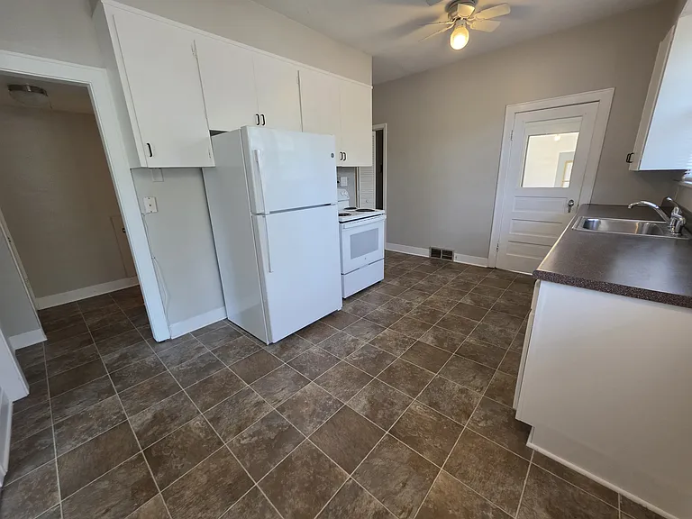 359 College Ave — Photo 7