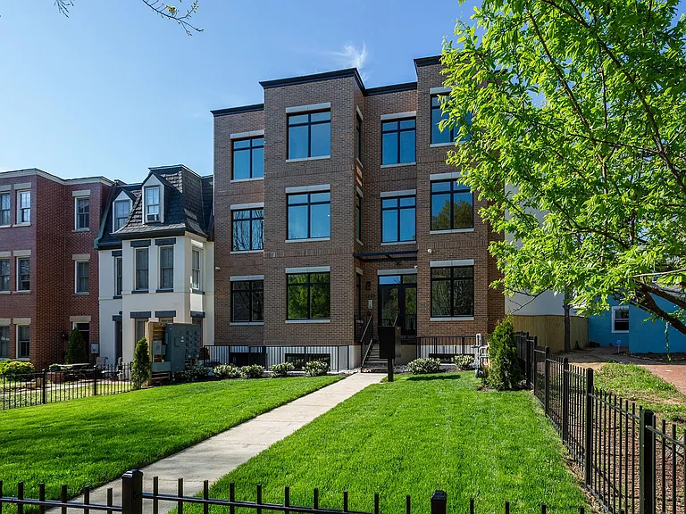 1220 Potomac Ave SE — Photo 12