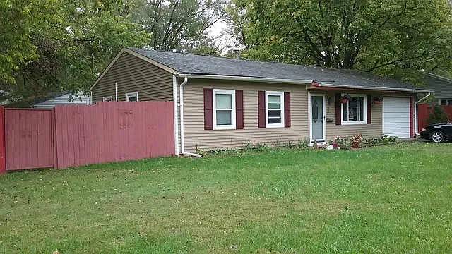 202 Dodson Dr S photo 1
