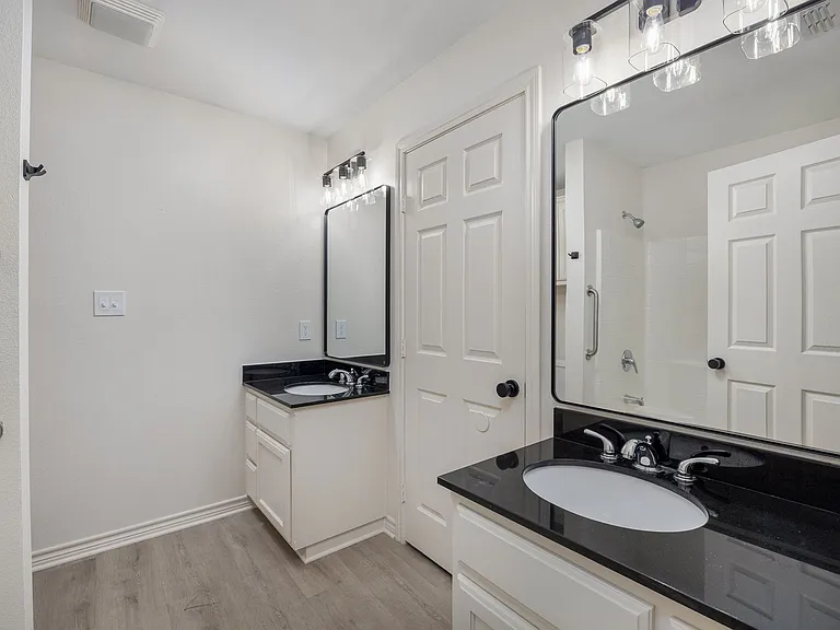 6806 County Road 1215 — Photo 14