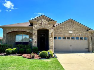 1602 Weeping Willow Ln, Arlington, TX 76002