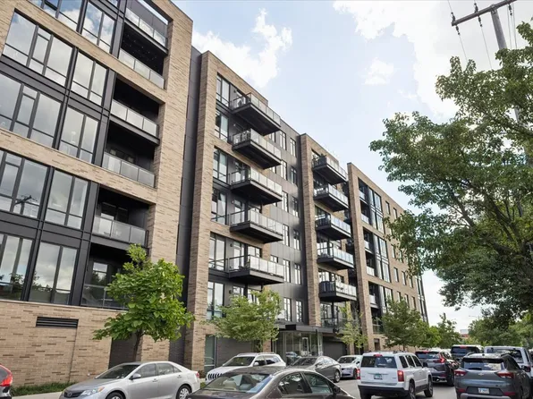1701 W Webster Ave #601, Chicago, IL 60614