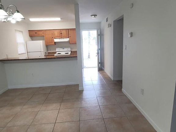 4th image of 3492 Fox Hollow Dr