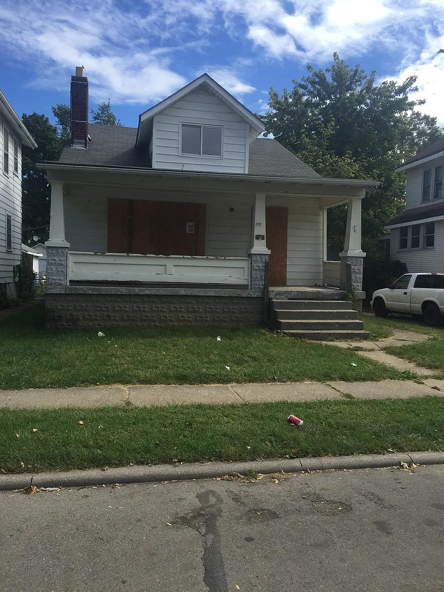 486 S Burgess Ave photo 1