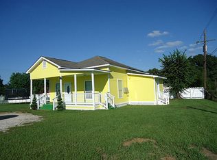 204 E Watson St, Willis, TX 77378