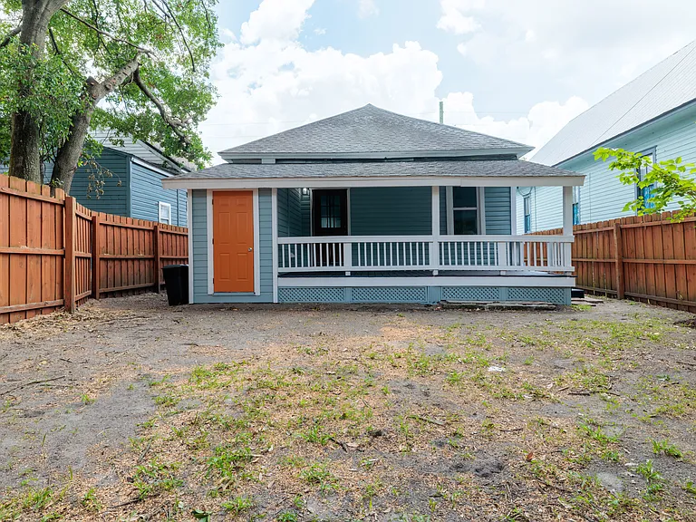 1736 Ionia St — Photo 20