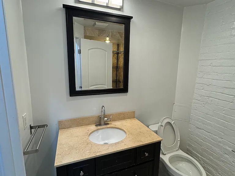672 Maryland Ave NE #A — Photo 18