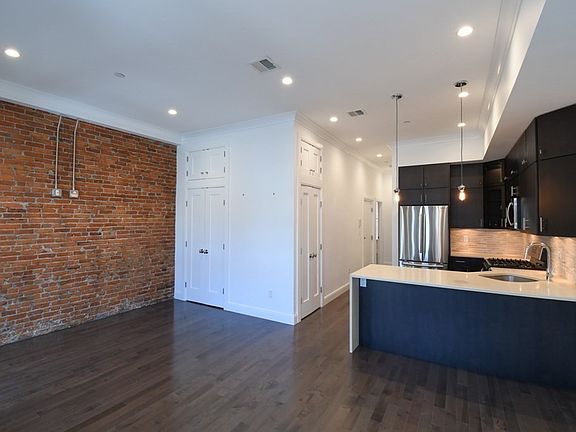 3rd image of 134 Warren St APT 2