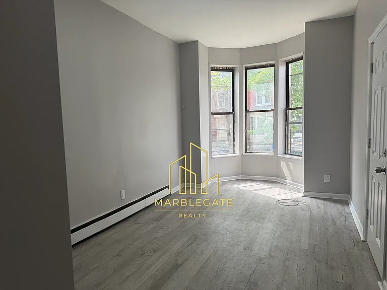 36 S 12th St #11 — Photo 4