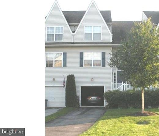 1st image of 243 Buchanan Ct