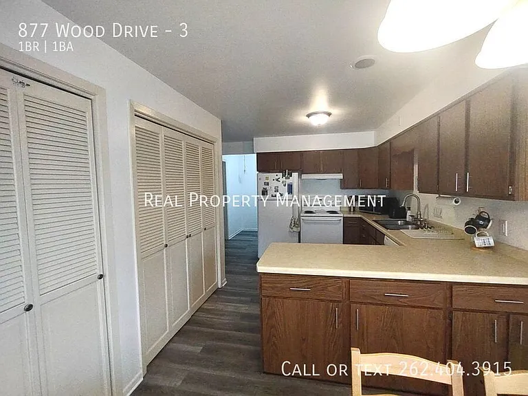 877 Wood Dr #3 — Photo 4
