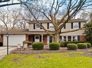 186 Blueberry Rd, Libertyville, IL 60048